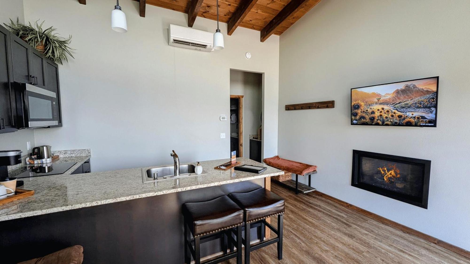 Lone Point Cellars Hotel Brewster Eksteriør billede