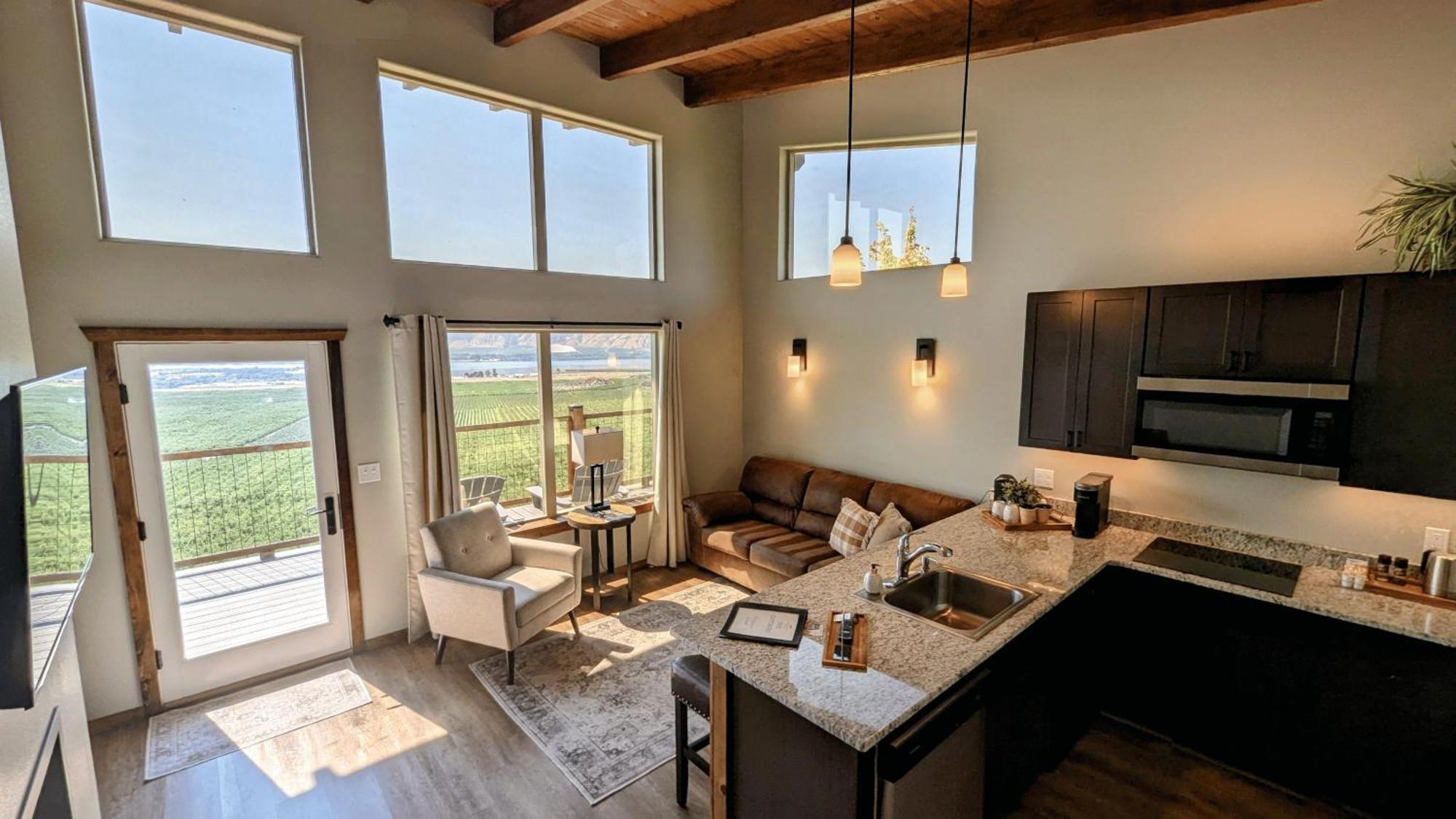 Lone Point Cellars Hotel Brewster Eksteriør billede